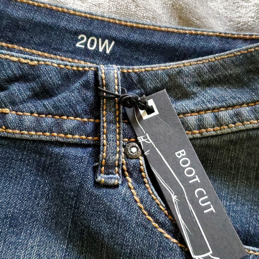 NEW with tags a.n.a. jeans. SZ 20 Very sexy jeans, great detail